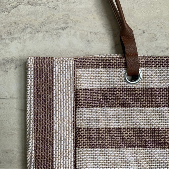 NWT Tan Striped Beach Woven Tote with Set of Beer Cozy - Picture 5 of 9